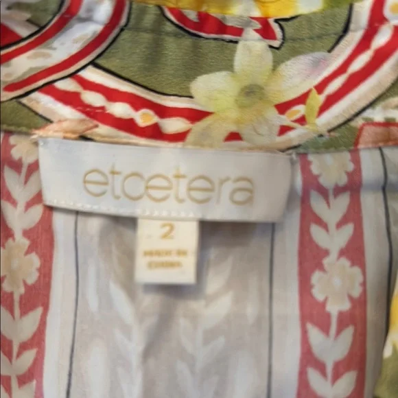 Floral Patterned Button-Up Shirt - Picture 2 of 3